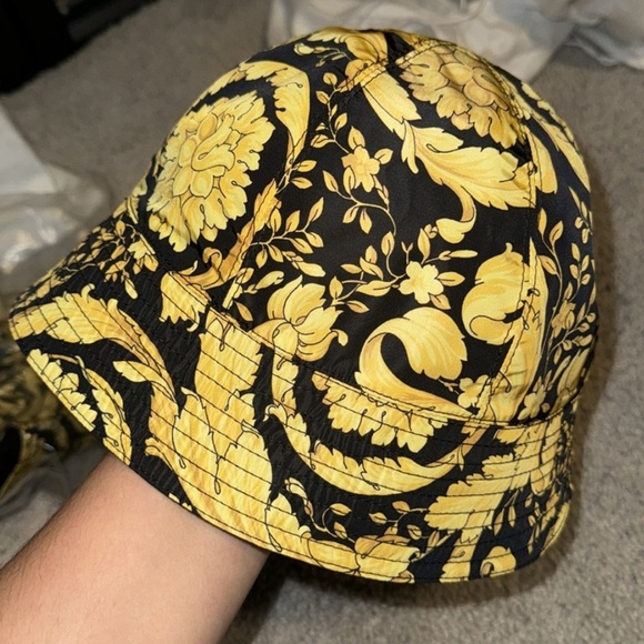Versace Bucket Hat size 59 (M/L) - Picture 2 of 3